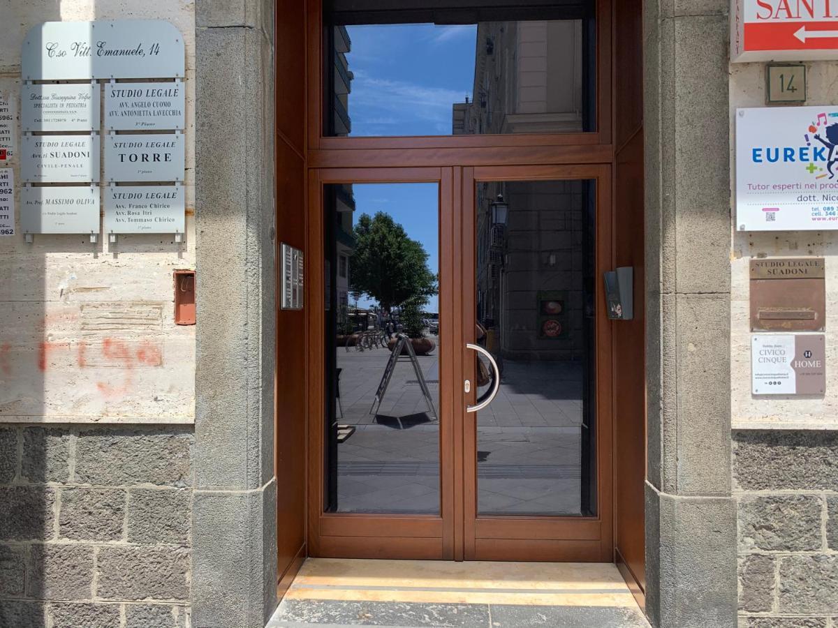 Civico Cinque Home Luxury Apartment Salerno Dış mekan fotoğraf